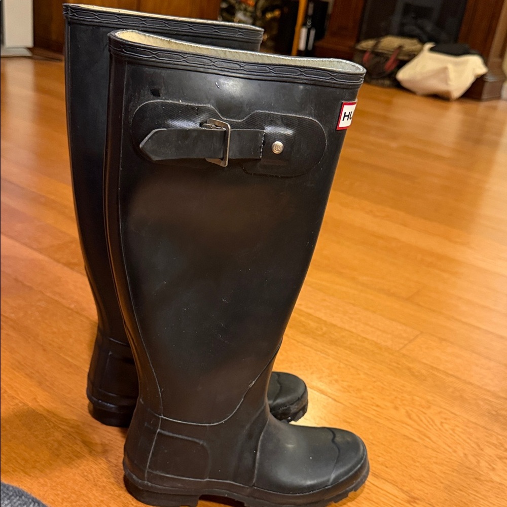 Hunter Classic Black Waterproof Boots - Picture 4 of 10